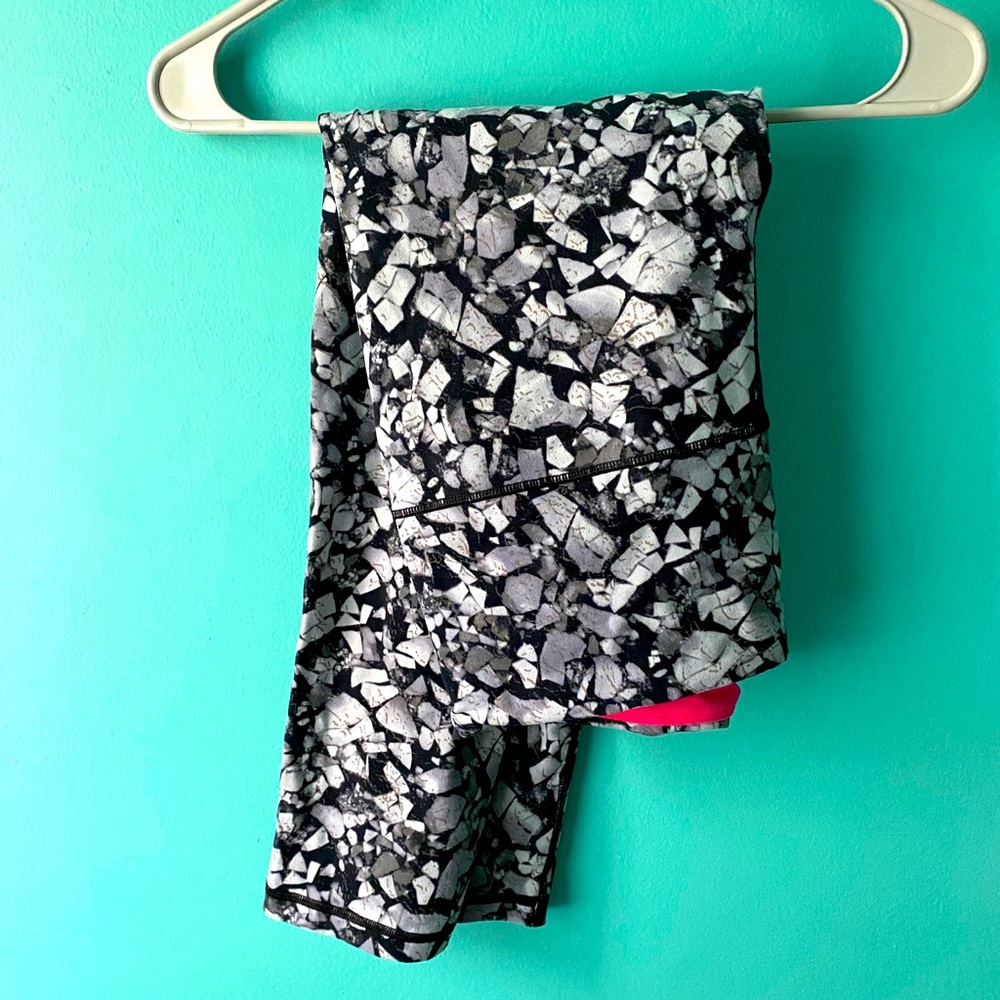 VS KNOCKOUT CROP LEGGINGS